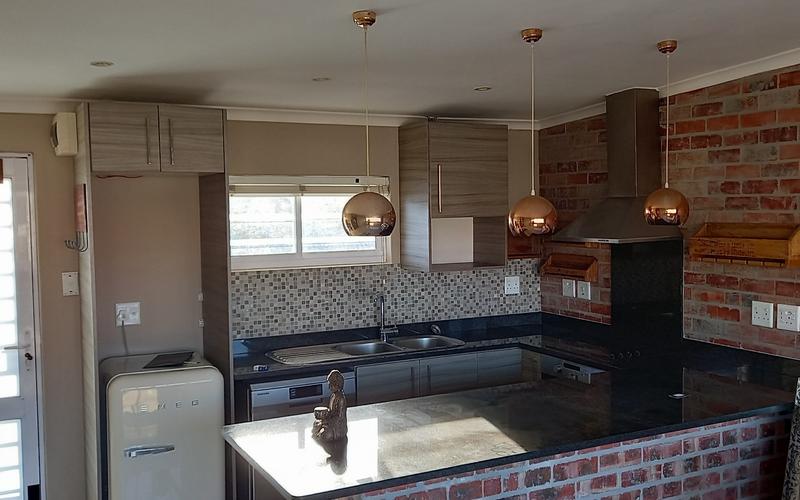 To Let 2 Bedroom Property for Rent in Green Point Western Cape